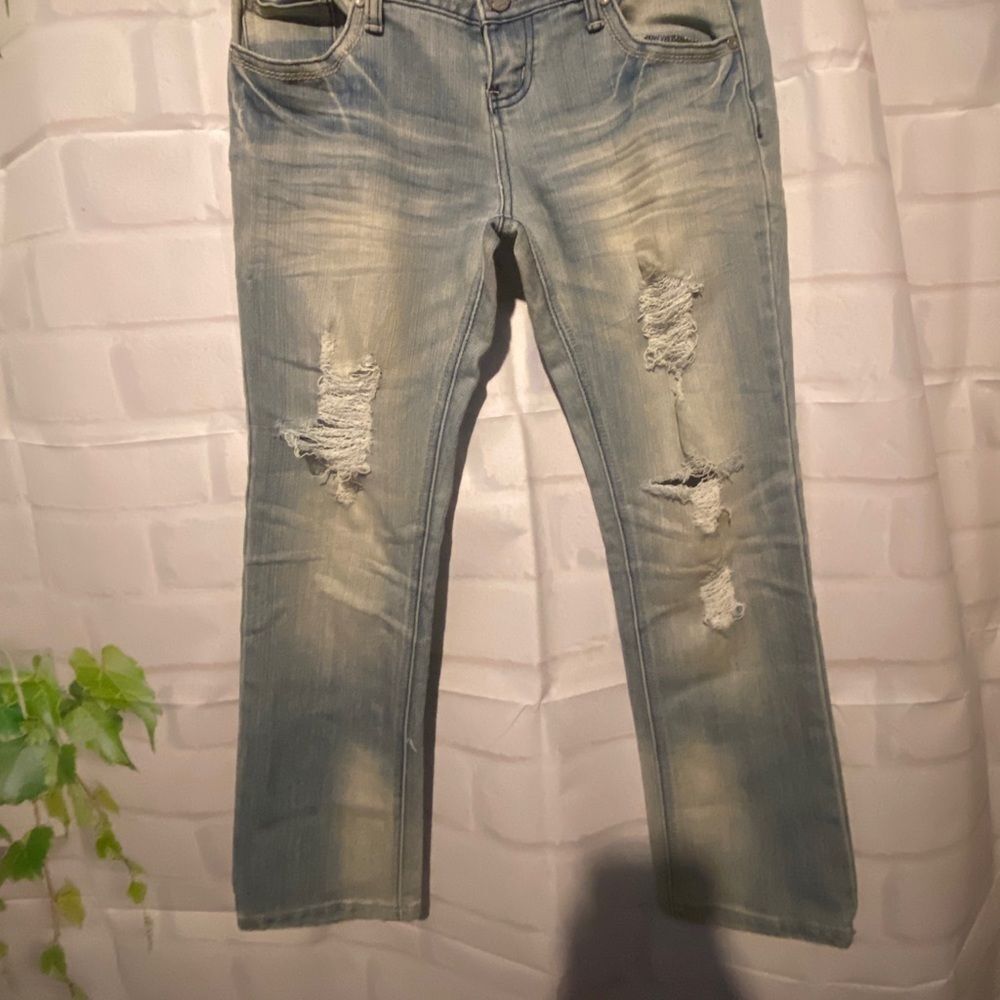 ALMOST FAMOUS LOW RISE JEANS - Picture 2 of 10